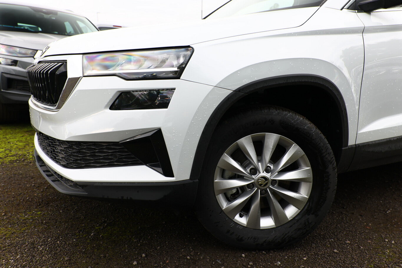 Skoda Karoq TSI 150 DSG Selec LED ACC Kessy VirC SunS 88092015 4