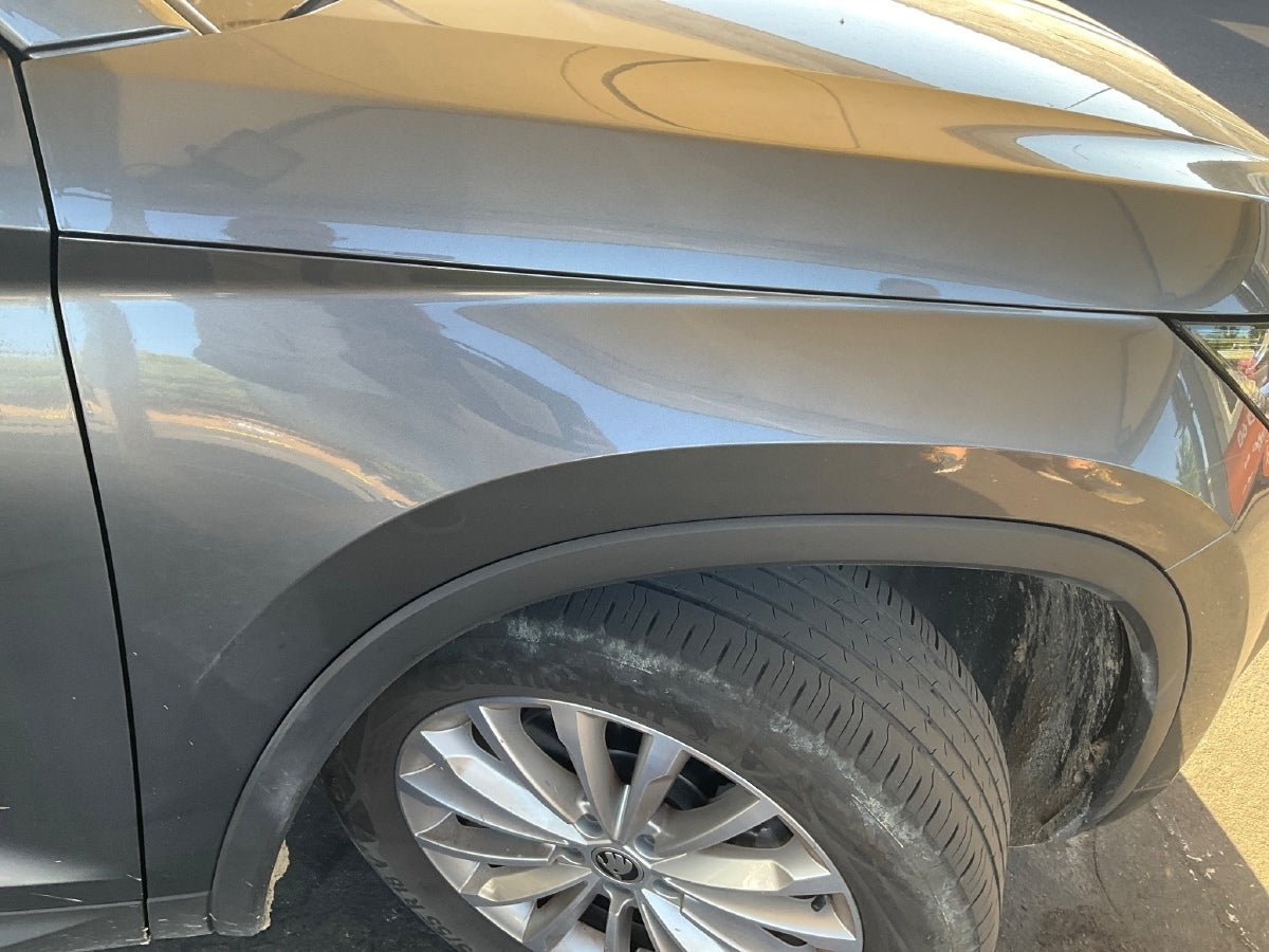 Lateral delantero derecho