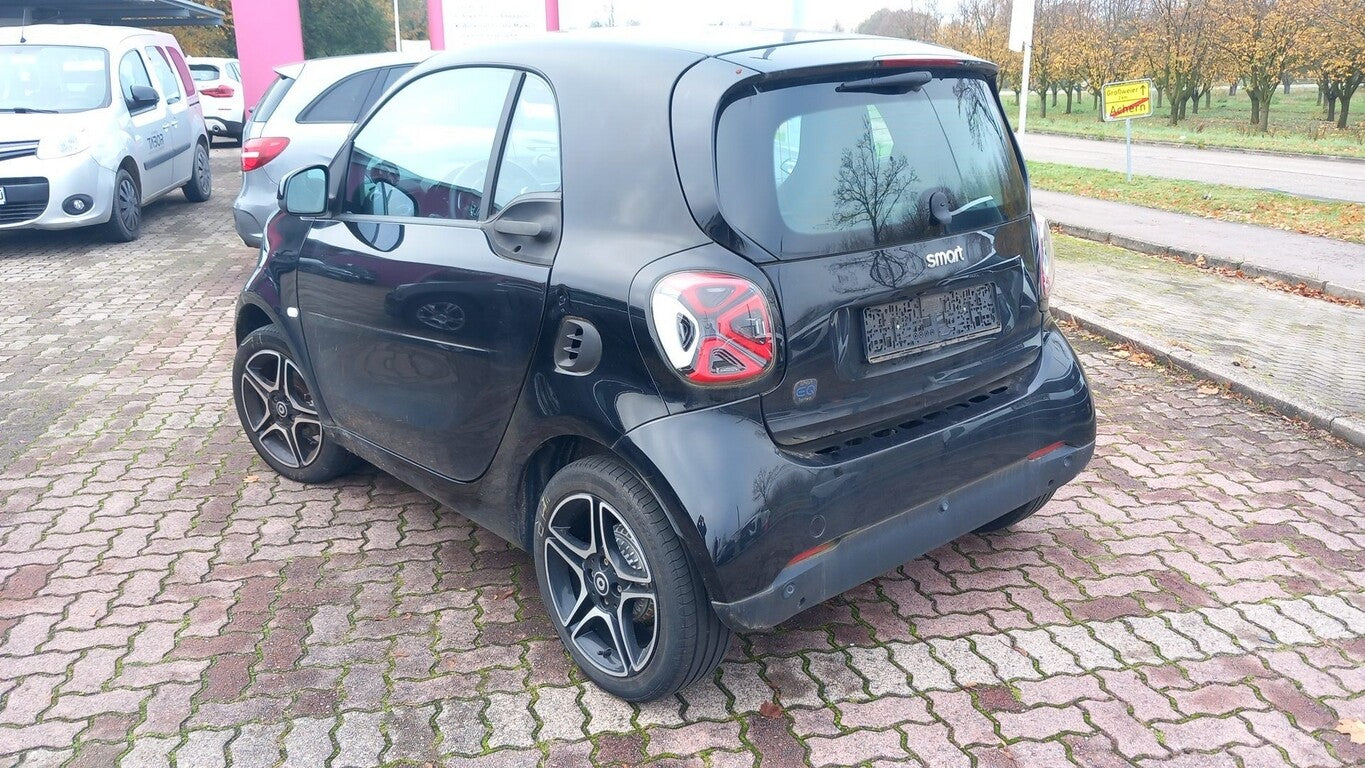 Smart fortwo coupe EQ prime LED Nav Pano Kam PDC SHZ   144144570 3
