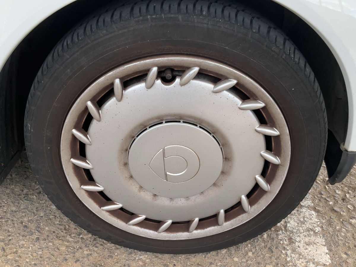 Neumático delantero derecho