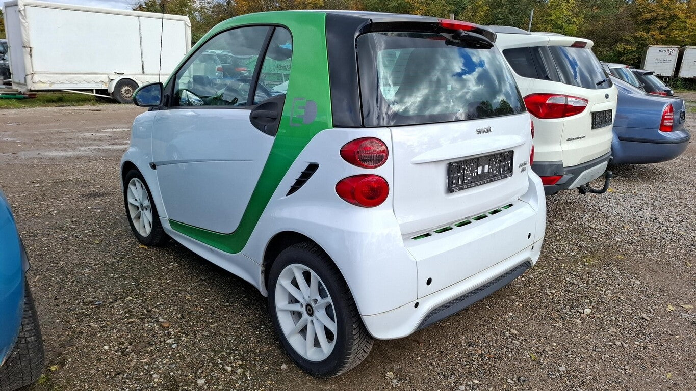 Smart fortwo coupe e-drive sale&care Navi Pano SHZ LM 140996427 3