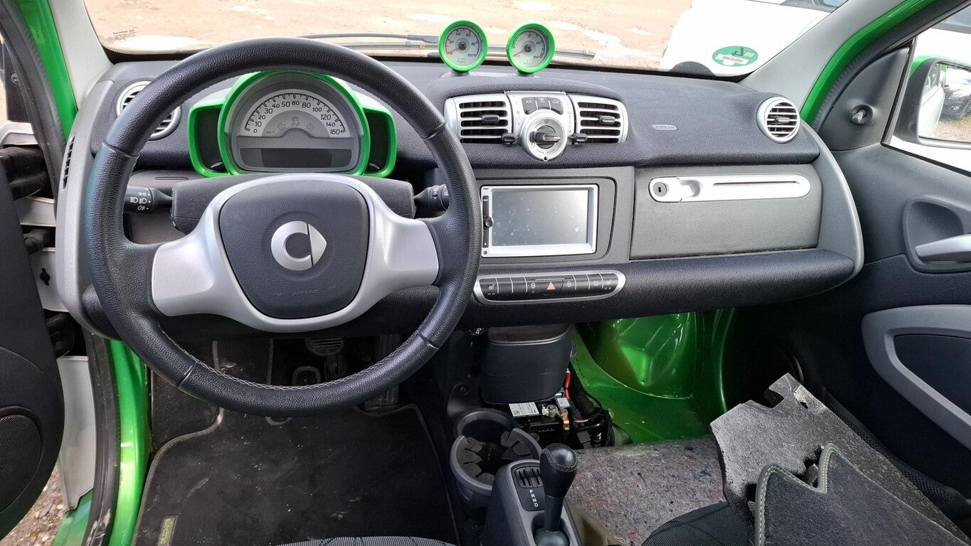 Smart fortwo coupe e-drive sale&care Navi Pano SHZ LM 140996427 4