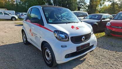 Smart fortwo coupe (52kW) Klimaaut. SHZ BT GRA 139039616 1