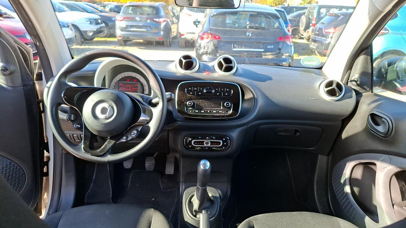 Smart fortwo coupe (52kW) Klimaaut. SHZ BT GRA 139039616 4