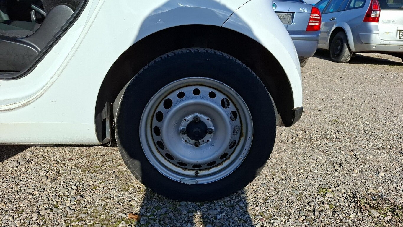 Smart fortwo coupe (52kW) Klimaaut. SHZ BT GRA 139039616 9