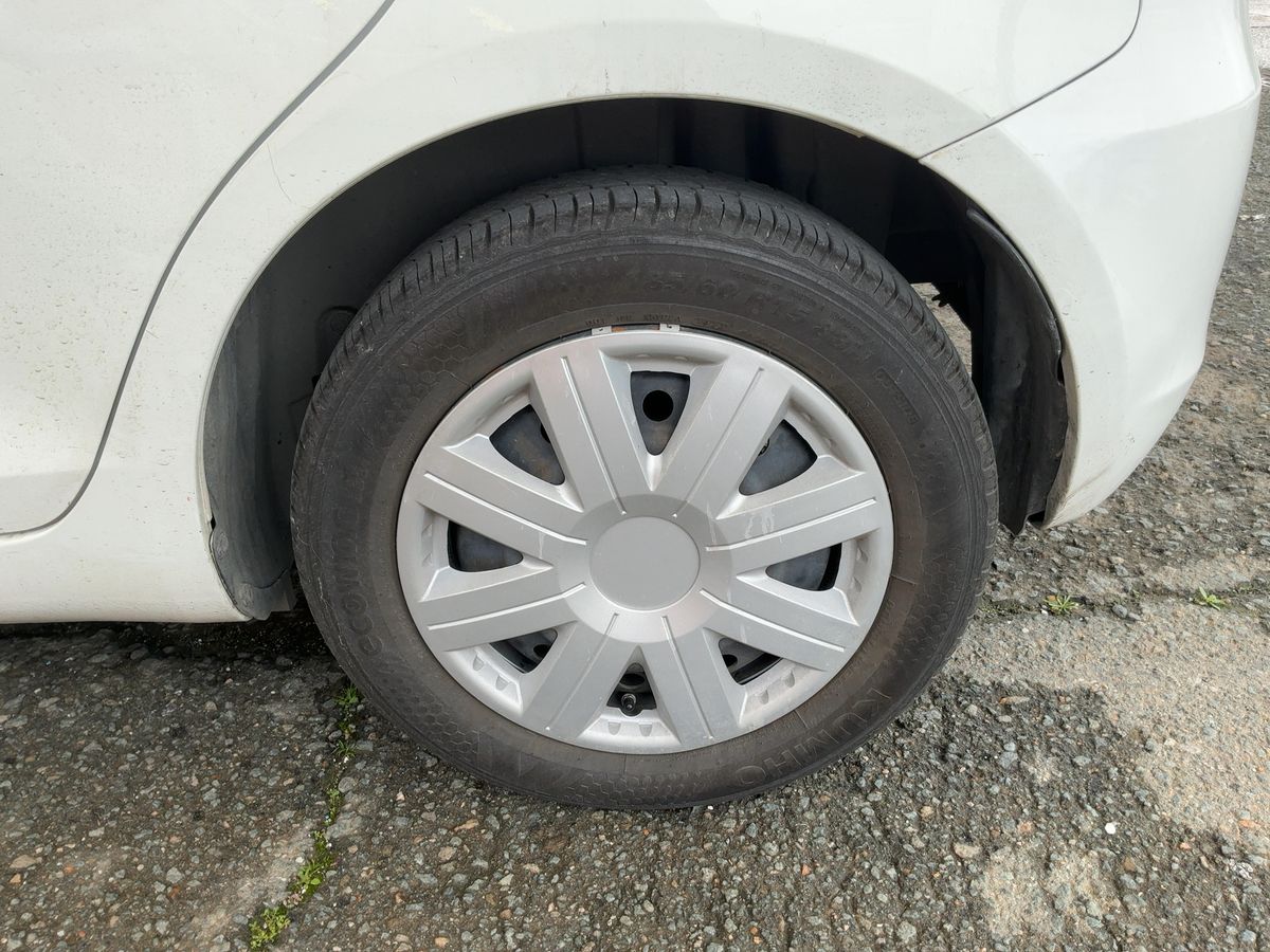 Neumático trasero izquierdo