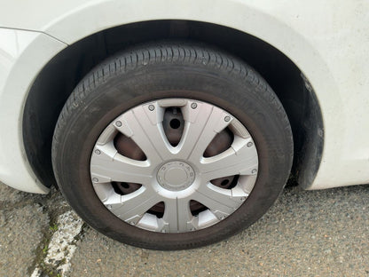 Neumático delantero izquierdo