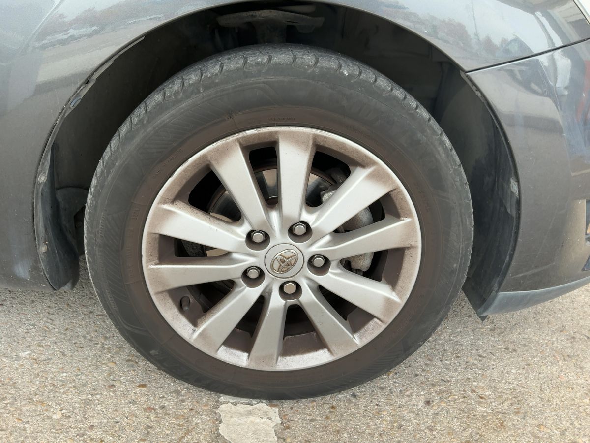 Neumático delantero derecho