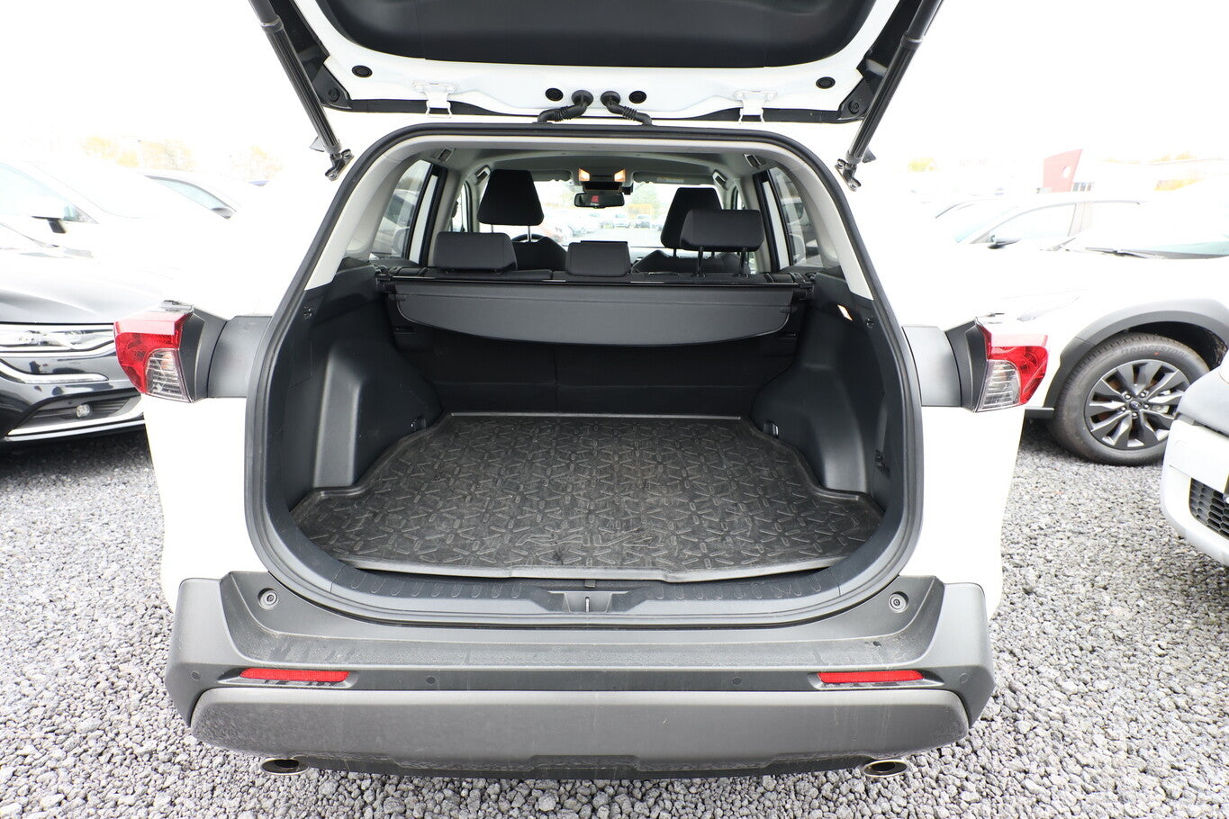 Toyota RAV4 2.5 VVT-i Hybrid 218 CVT LED PDC Kam LM17Z  99828707 10