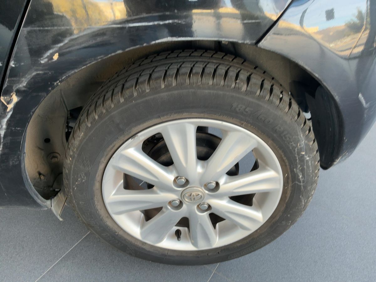 Neumático trasero izquierdo