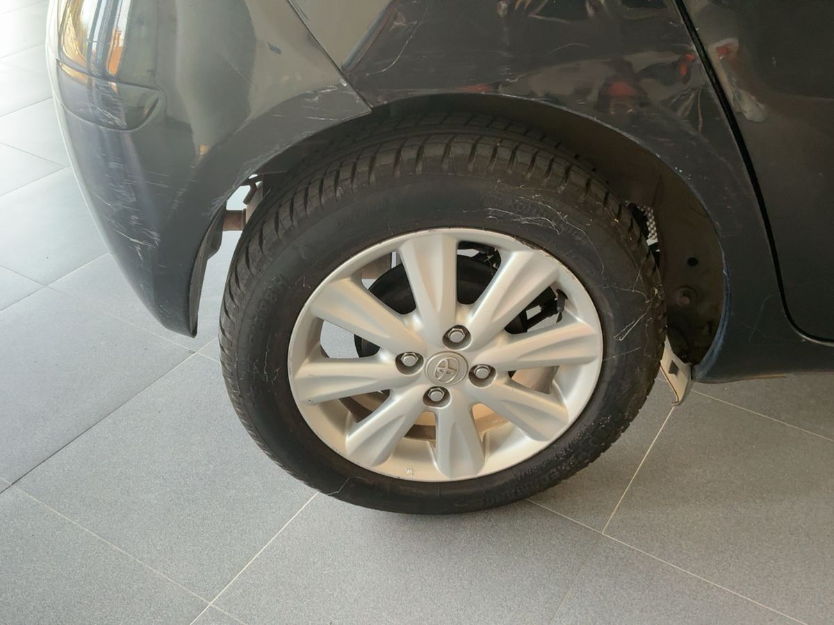 Neumático trasero derecho