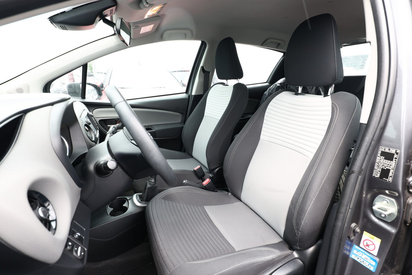Toyota Yaris 1.0 VVT-i 72 Comfort Kam. 124490614 5