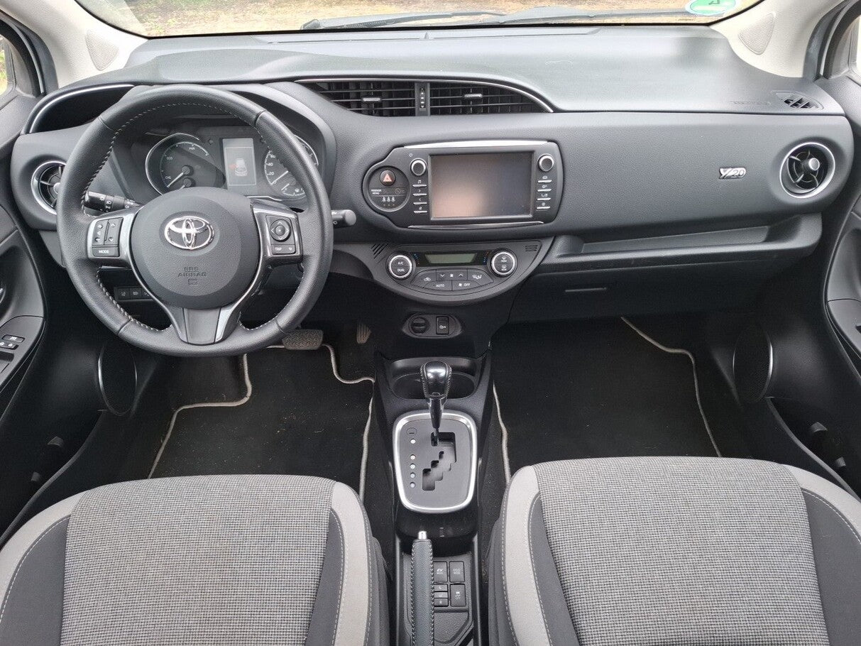 Toyota Yaris 1.5 Dual-VVT-i Hybrid Y20 Team D Kamera LM 129990415 4