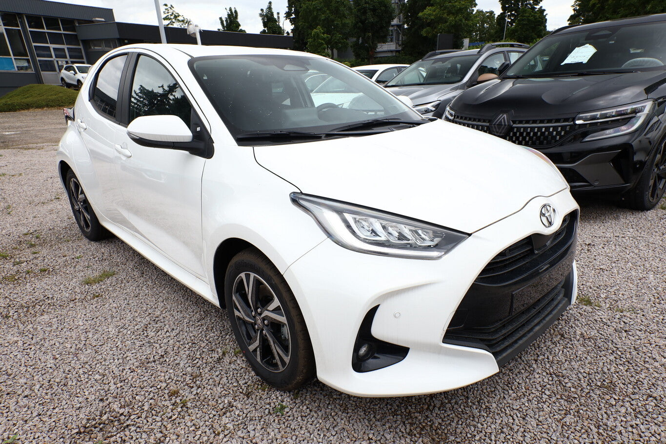 Toyota Yaris 1.5 HEV 116 E-CVT ACC SHZ LED SafetyP Kam 125412849 1