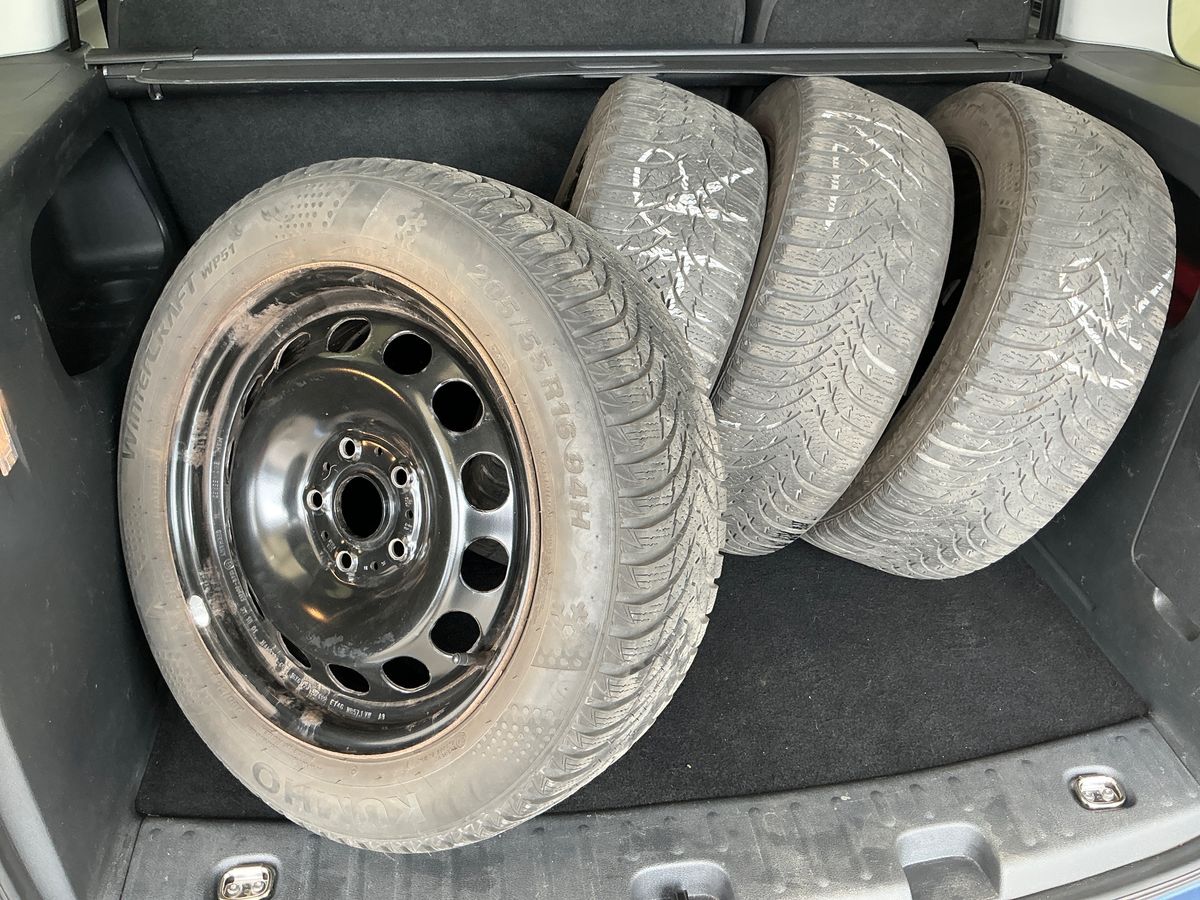 Secondary wheel set