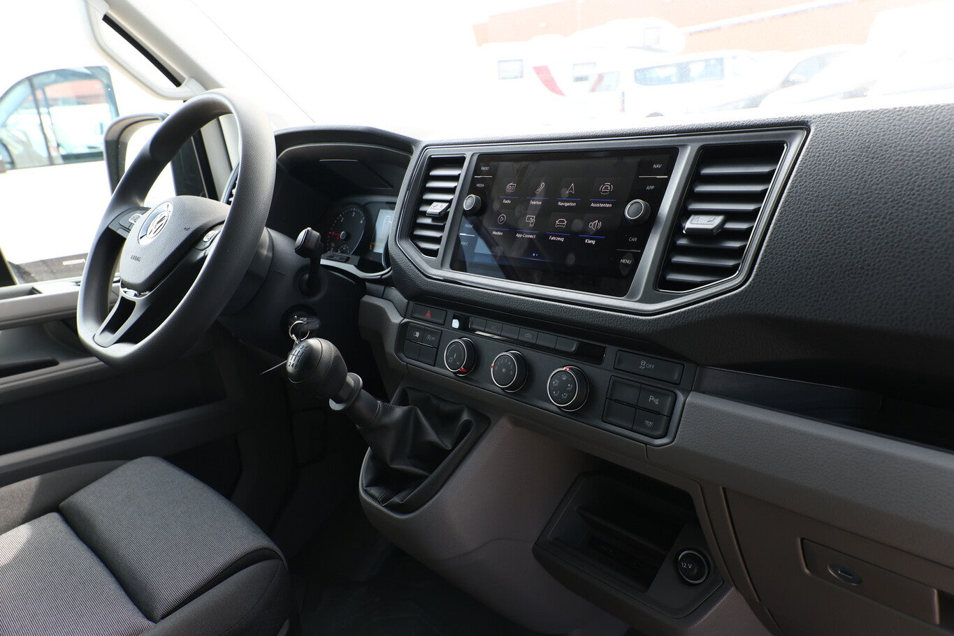 Volkswagen Crafter 30 2.0 TDI 140 L3H3 Ready2D PDC Temp 3-S 107312081 8