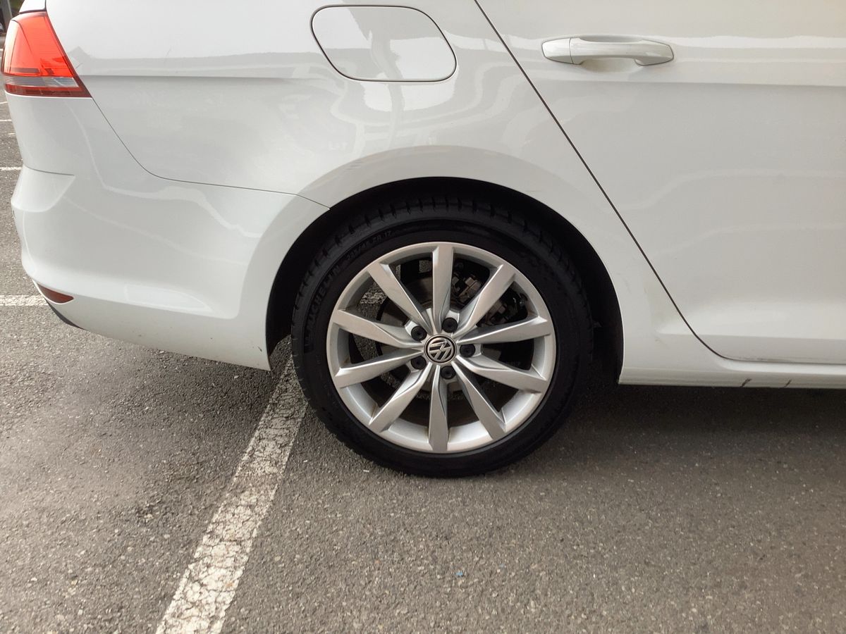 Neumático trasero derecho