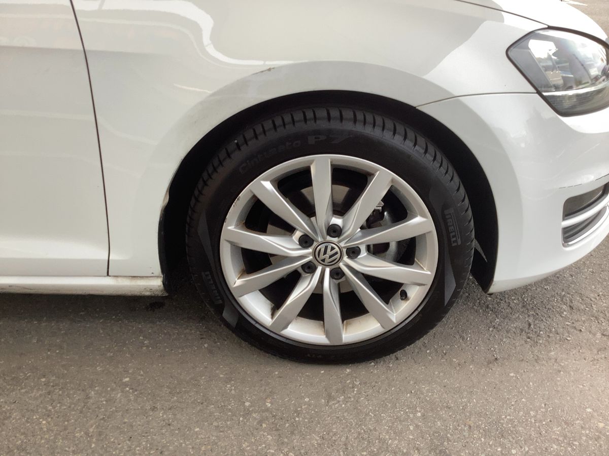 Neumático delantero derecho