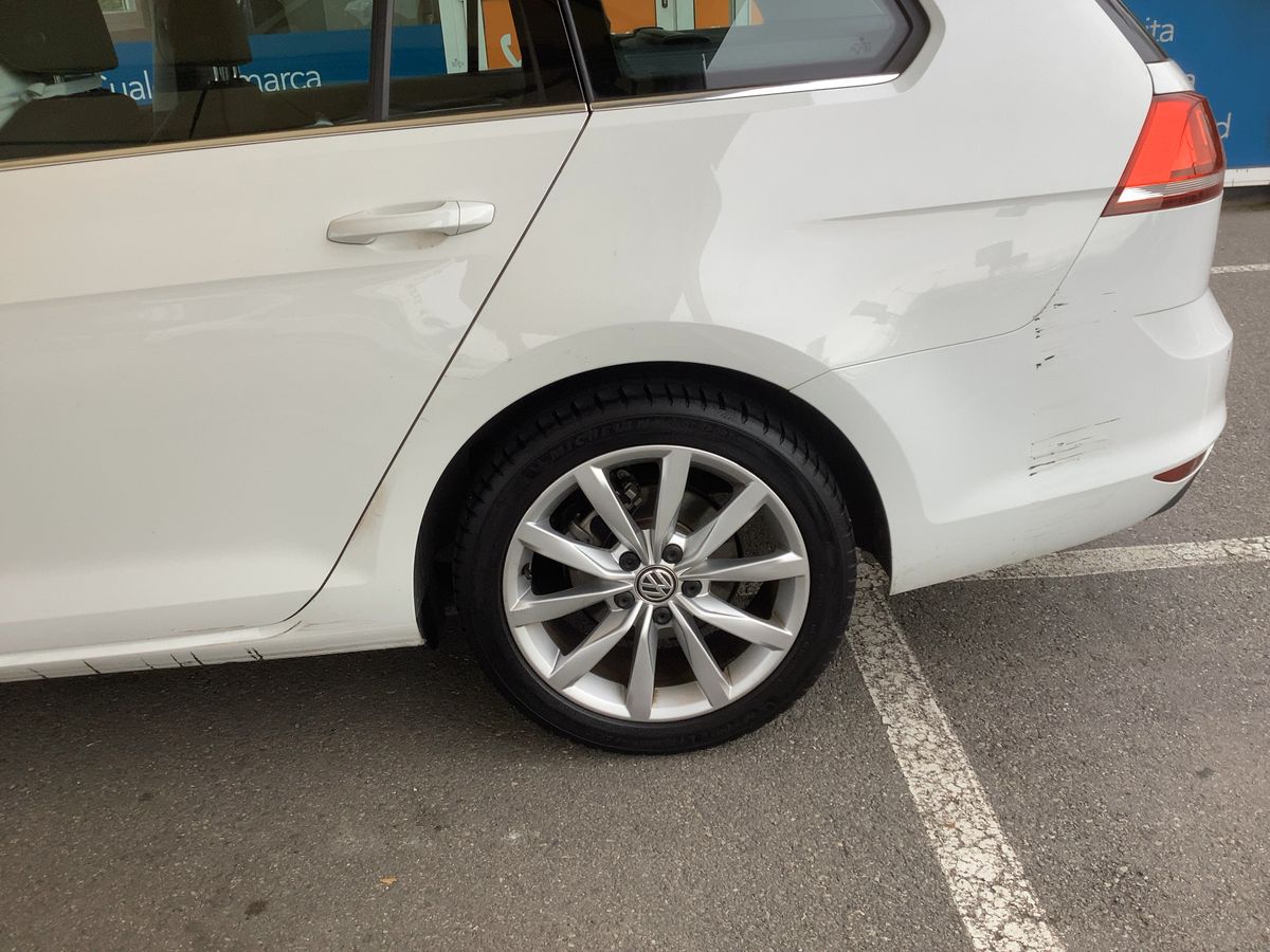 Neumático trasero izquierdo