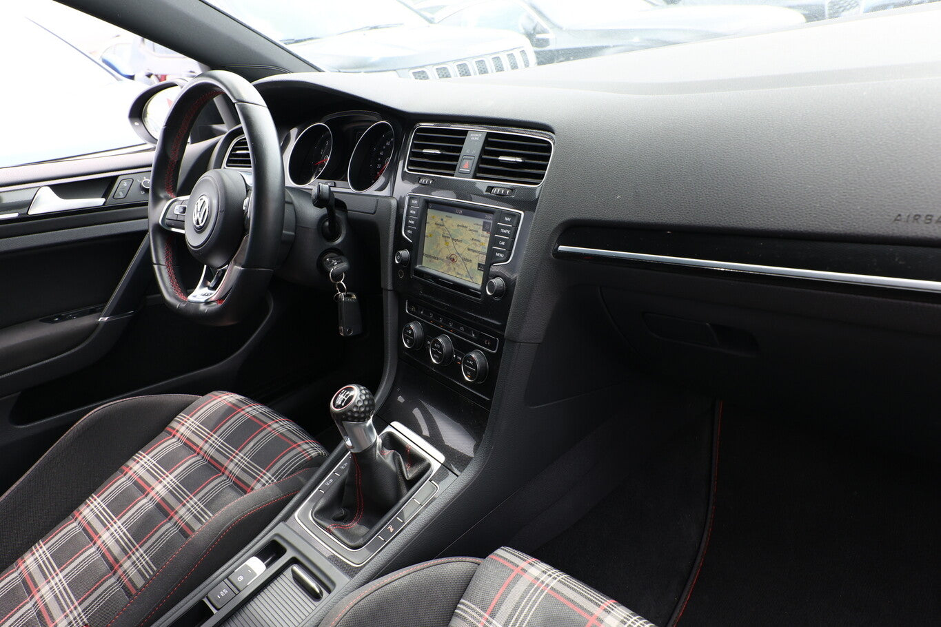 Volkswagen Golf VII 2.0 GTI Performance 230 Nav SHZ PDC AHK 124609947 8