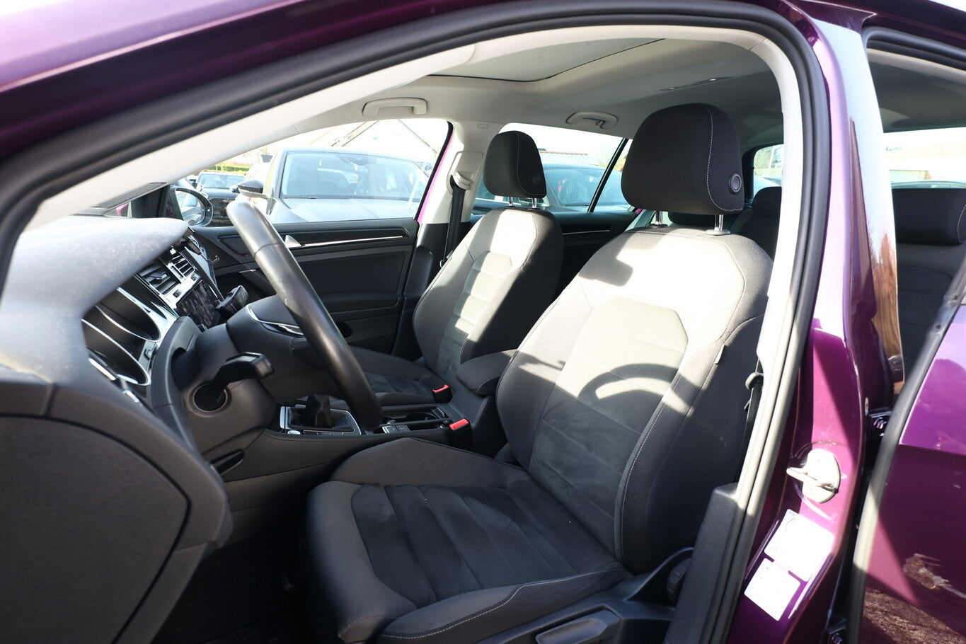 Volkswagen Golf VII 1.5 TSI 150 Highline Pano AHK ACC Nav 166804554 5