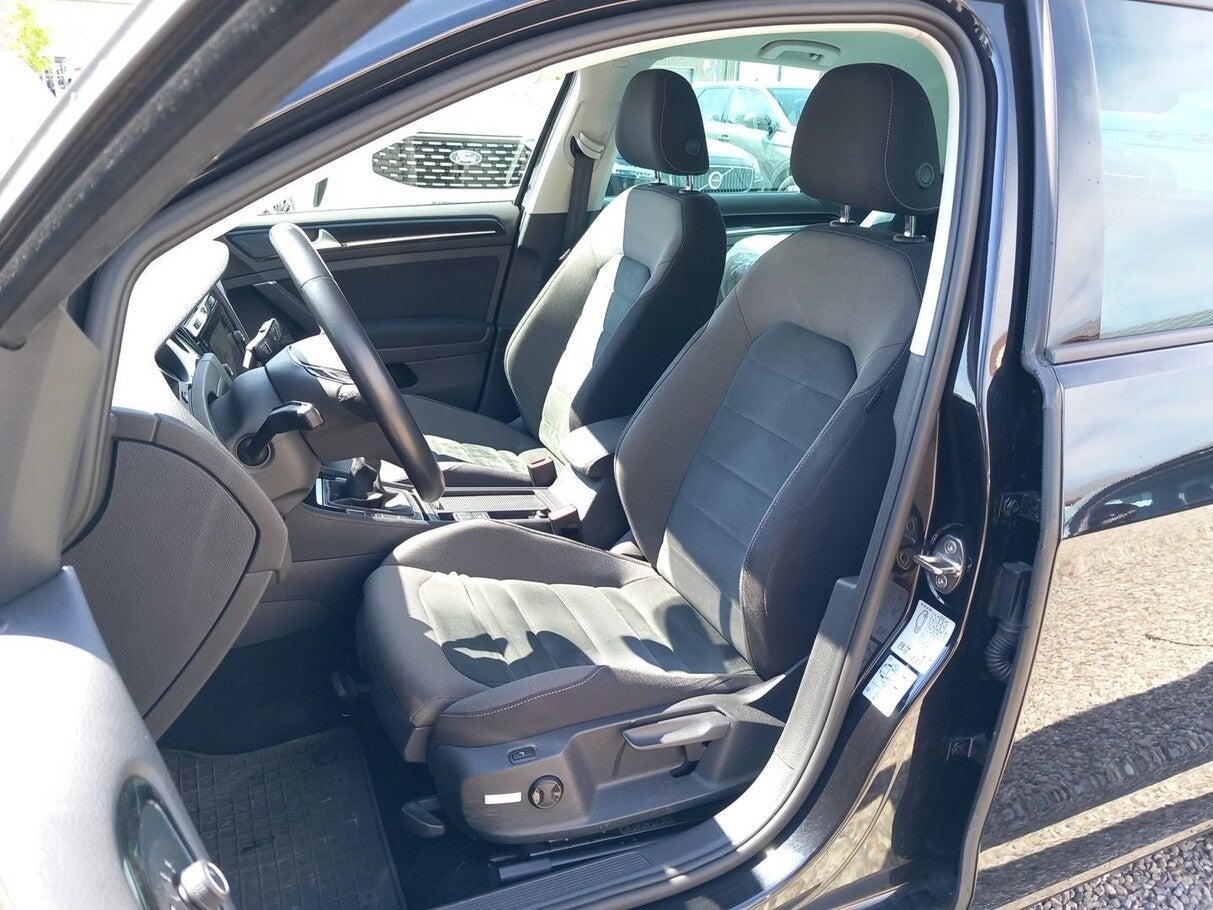 Volkswagen Golf VII 1.5 TSI 130 Highline LED Nav PDC ACC 122613209 9