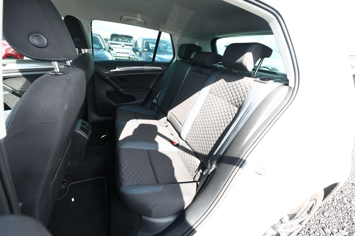 Volkswagen Golf VII 1.5 TSI 150 DSG IQ.DRIVE StandH LED Kam 165980416 9