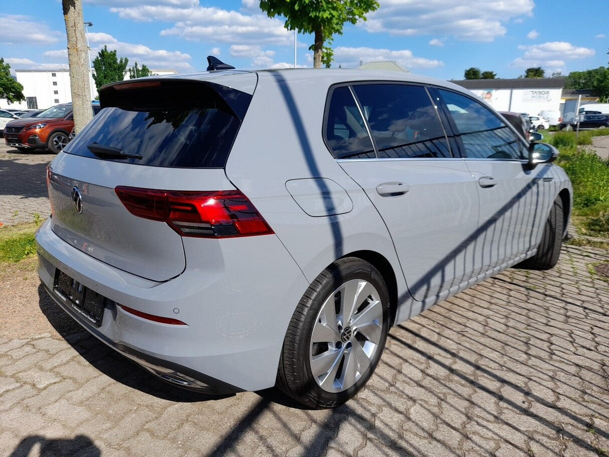 Volkswagen Golf VIII 1.5 eTSI 150 DSG Style LED Nav PDC SHZ 122037470 2