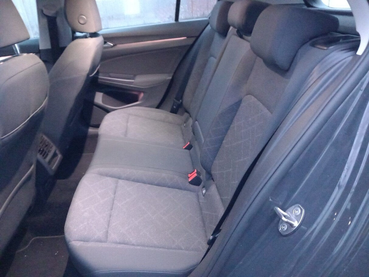 Volkswagen Golf VIII 1.5 TSI 130 Life LED PDC Nav AppCo ACC 162000573 6
