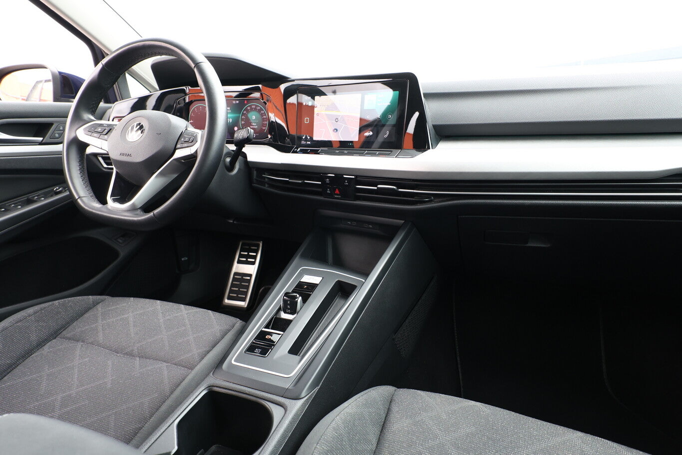 Volkswagen Golf VIII 1.5 eTSI 130 DSG Life Nav LED+ ACC eHk 134758497 8