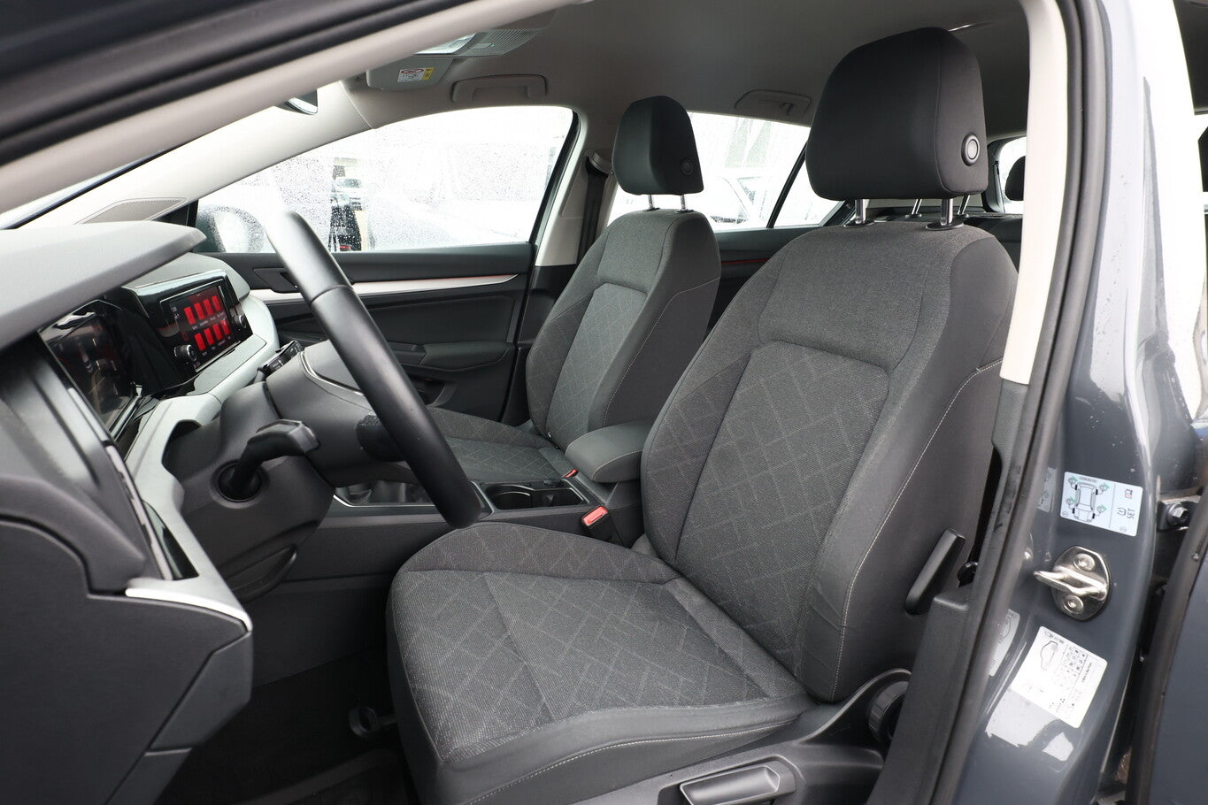 Volkswagen Golf VIII 1.0 TSI 110 Life LED ACC VirCo SHZ App 155181739 5