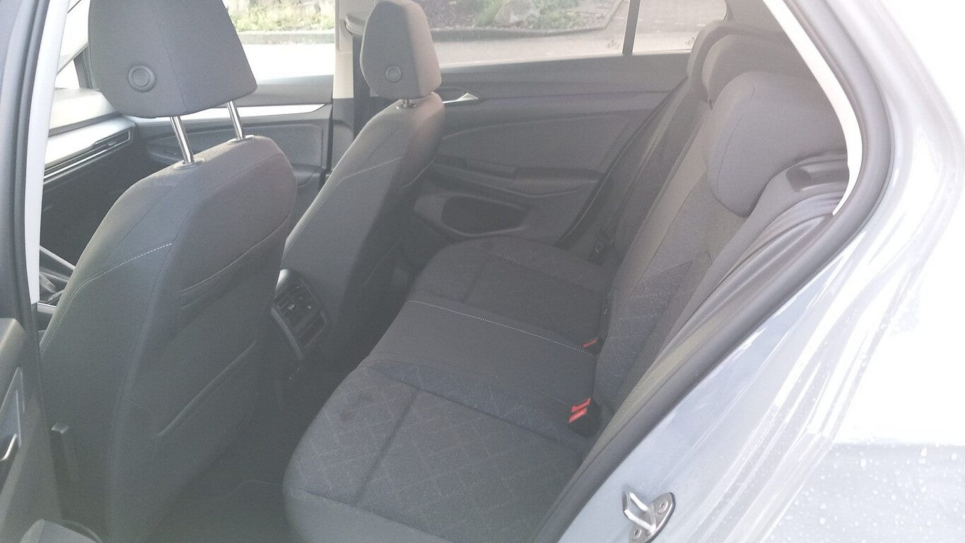 Volkswagen Golf VIII 1.5 TSI 130 Life Nav ACC SHZ PDC KeyL 141097857 6