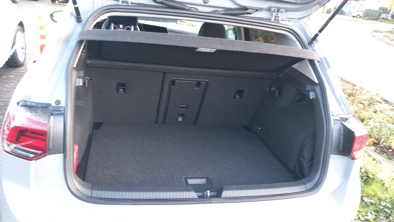 Volkswagen Golf VIII 1.5 TSI 130 Life Nav ACC SHZ PDC KeyL 141097857 7