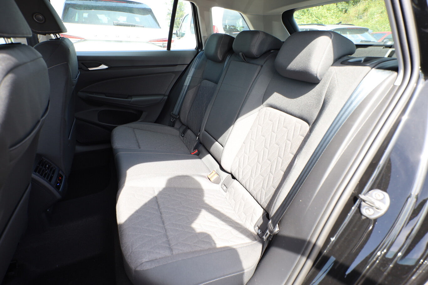 Volkswagen Golf 8 Var. TSI 116 FACELIFT KAM SHZ R2D DigCo+ 84774824 9