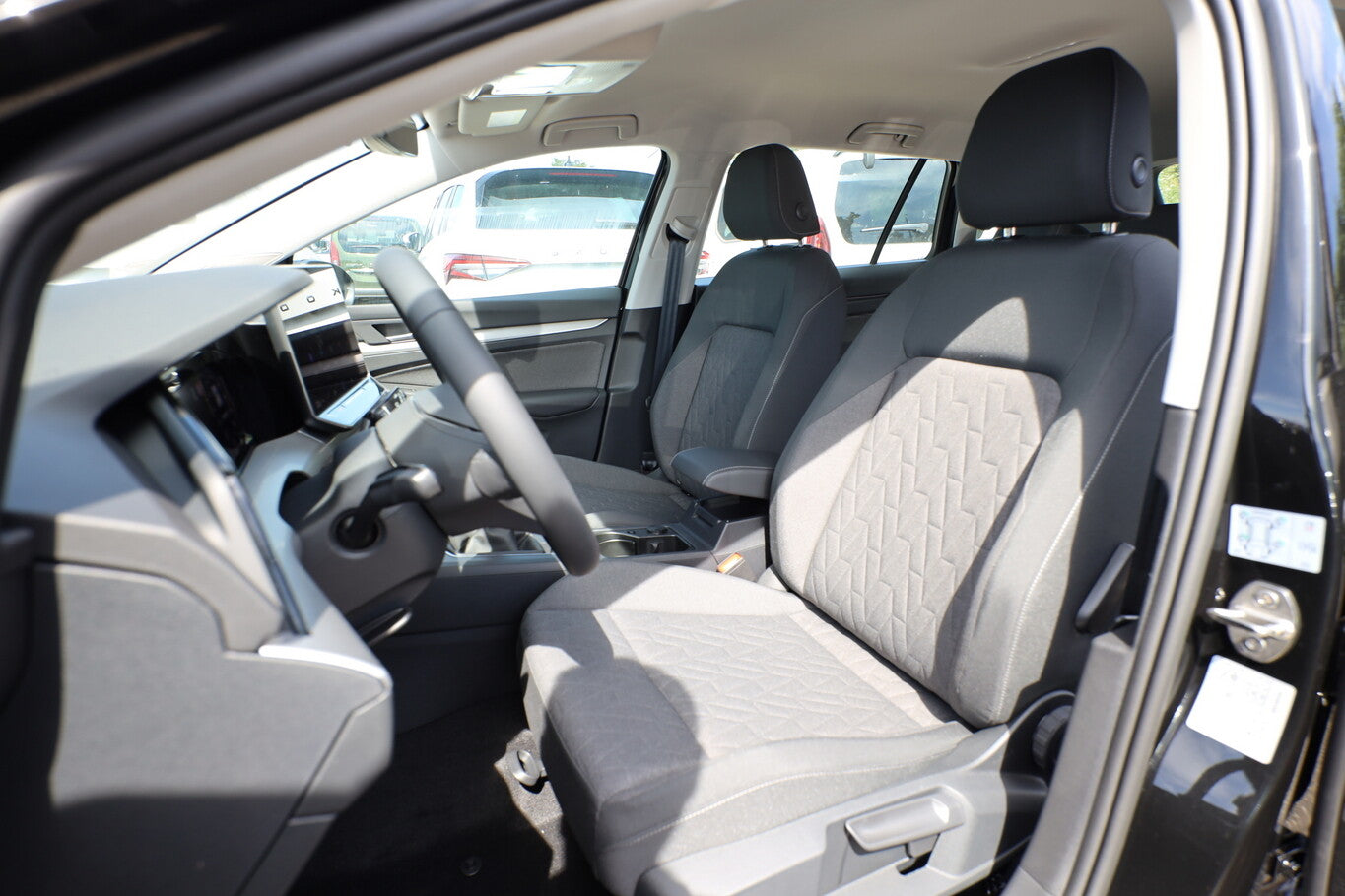Volkswagen Golf 8 Var. TSI 116 FACELIFT KAM SHZ R2D DigCo+ 84774824 5