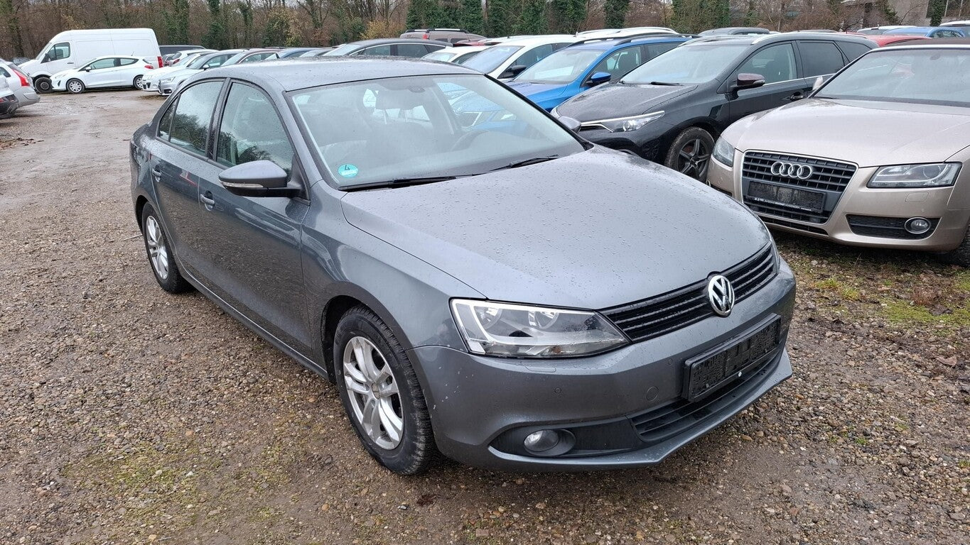 Volkswagen Jetta 1.2 TSI CL AHK PDC LM SHZ Climatr GRA 151090569 1