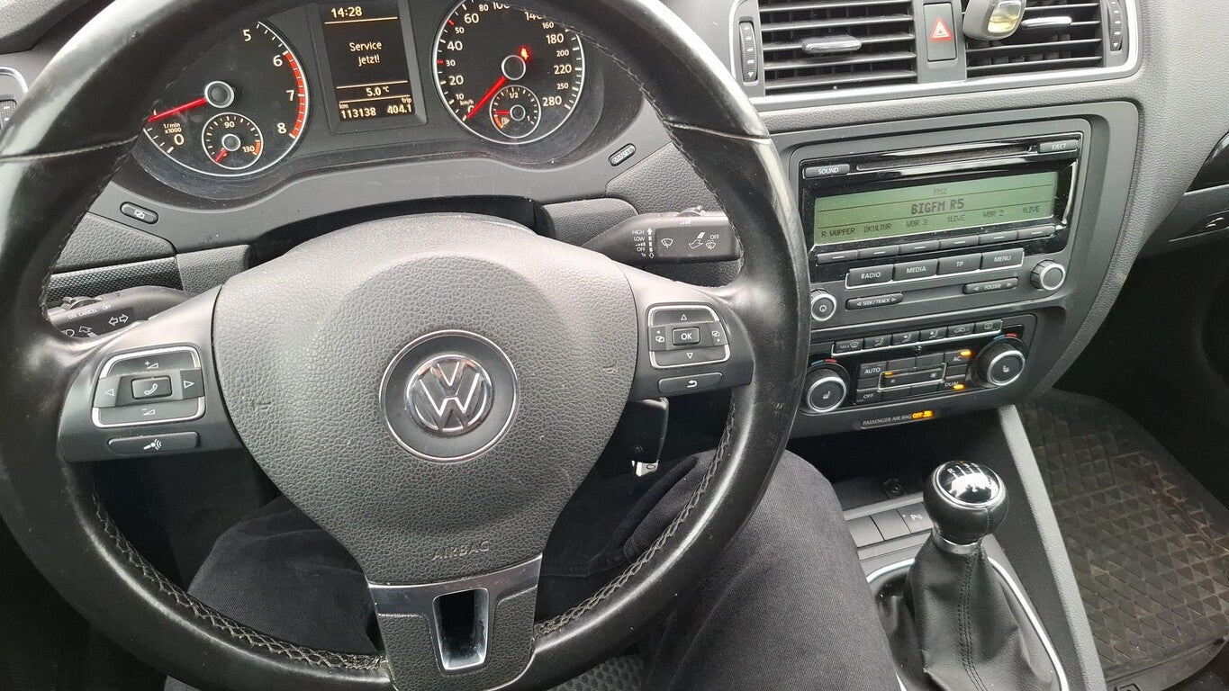 Volkswagen Jetta 1.2 TSI CL AHK PDC LM SHZ Climatr GRA 151090569 5