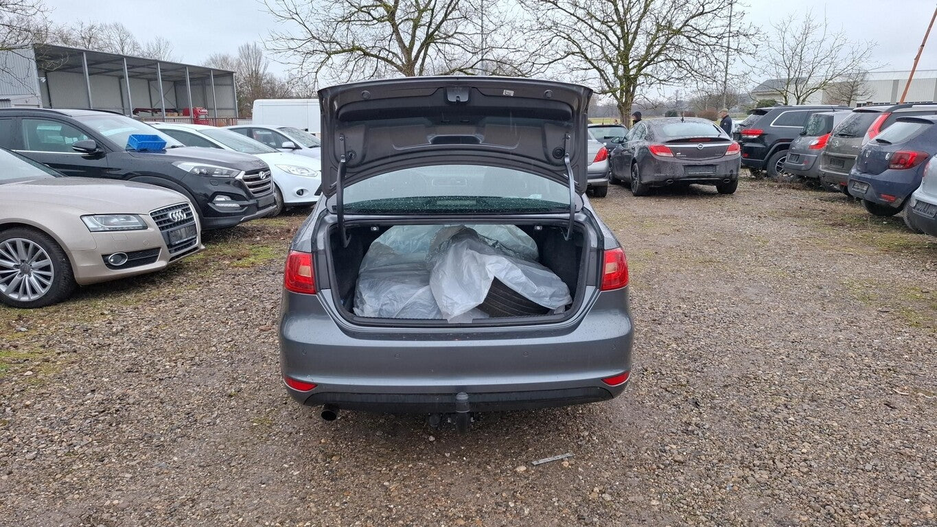Volkswagen Jetta 1.2 TSI CL AHK PDC LM SHZ Climatr GRA 151090569 8