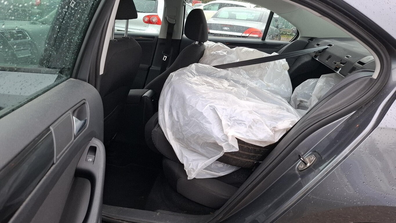 Volkswagen Jetta 1.2 TSI CL AHK PDC LM SHZ Climatr GRA 151090569 7
