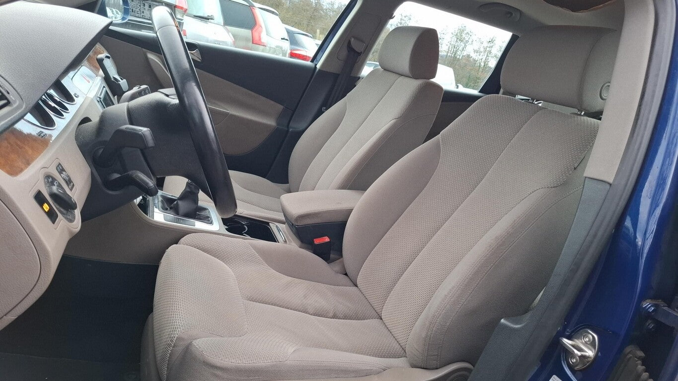 Volkswagen Passat Variant 1.6 FSI Comfortline AHK Navi PDC 145902233 6