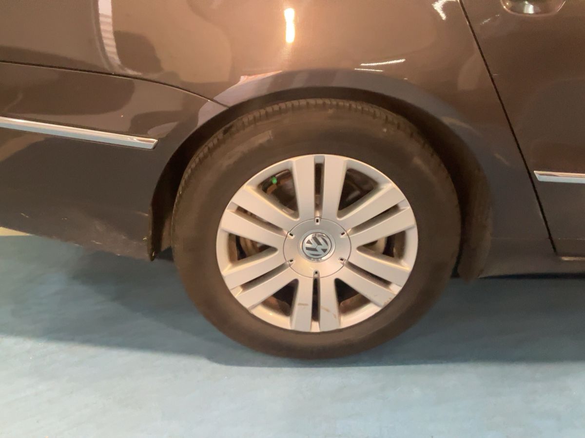 Neumático trasero derecho