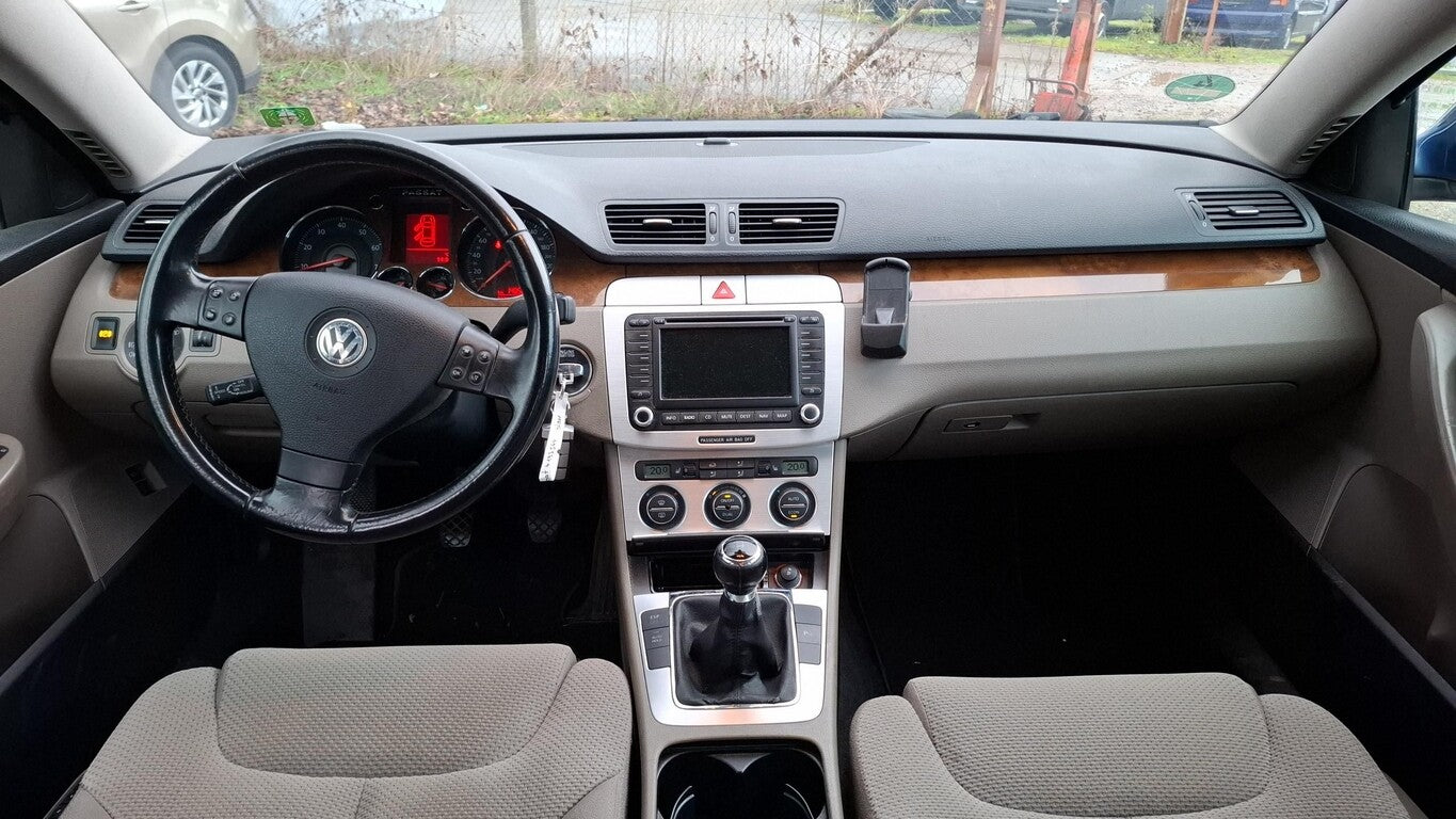 Volkswagen Passat Variant 1.6 FSI Comfortline AHK Navi PDC 145902233 4