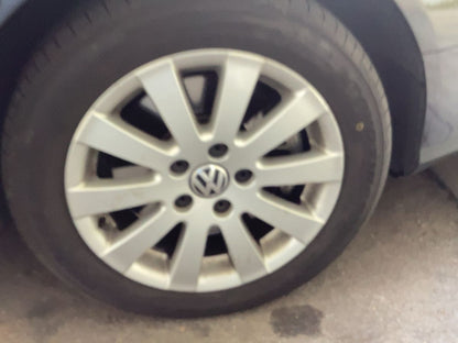 Neumático delantero derecho