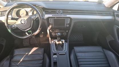 Volkswagen Passat Variant 1.8 TSI Highl Leder ACC LED Keyl 141772933 4