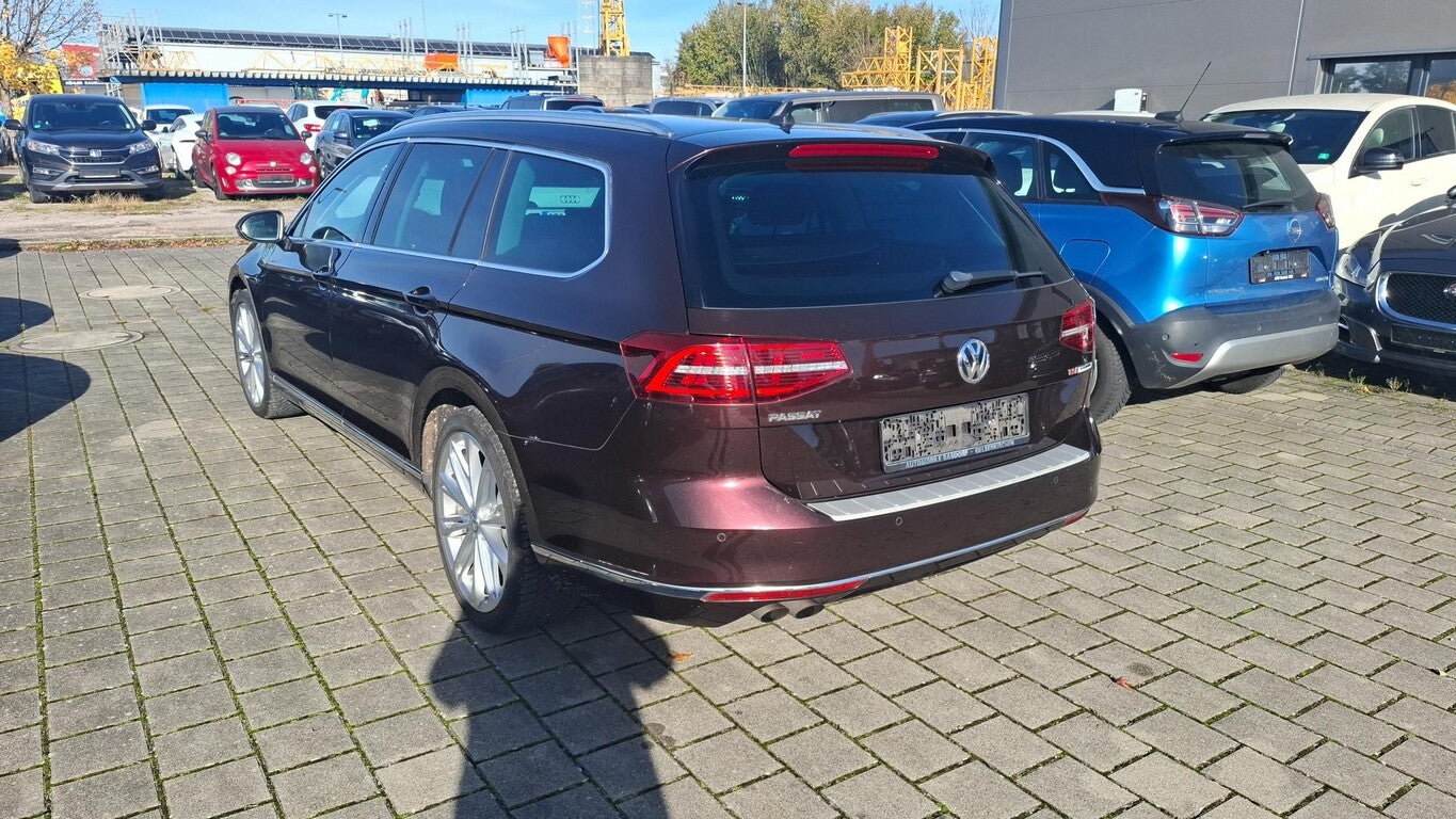 Volkswagen Passat Variant 1.8 TSI Highl Leder ACC LED Keyl 141772933 3