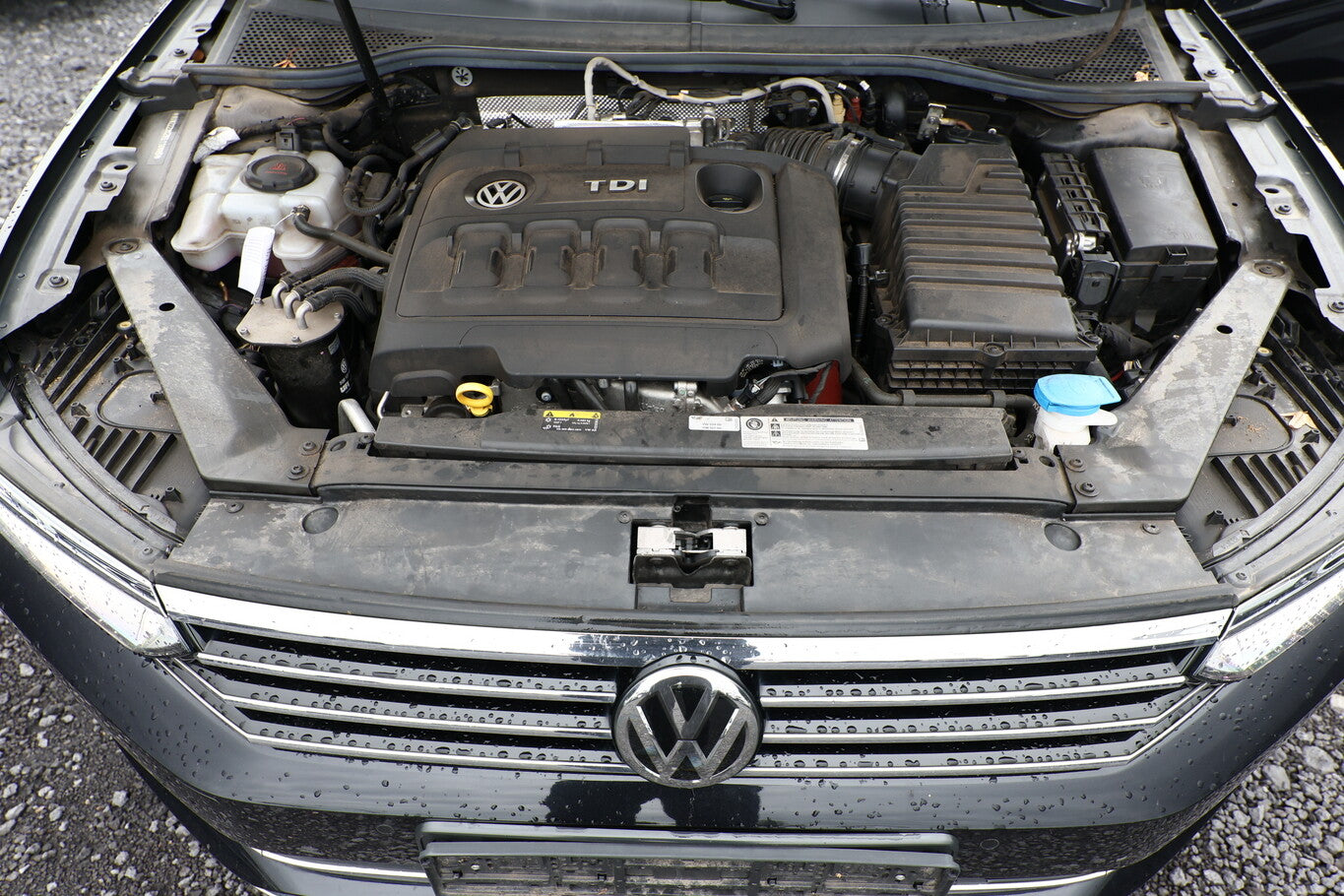 Volkswagen Passat 2.0 TDI 240 DSG 4M Highline ACC AHK Nav 140110885 10