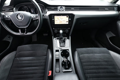 Volkswagen Passat 2.0 TDI 240 DSG 4M Highline ACC AHK Nav 140110885 7