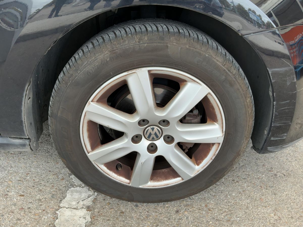 Neumático delantero derecho