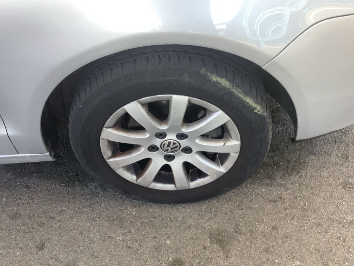 Neumático delantero derecho