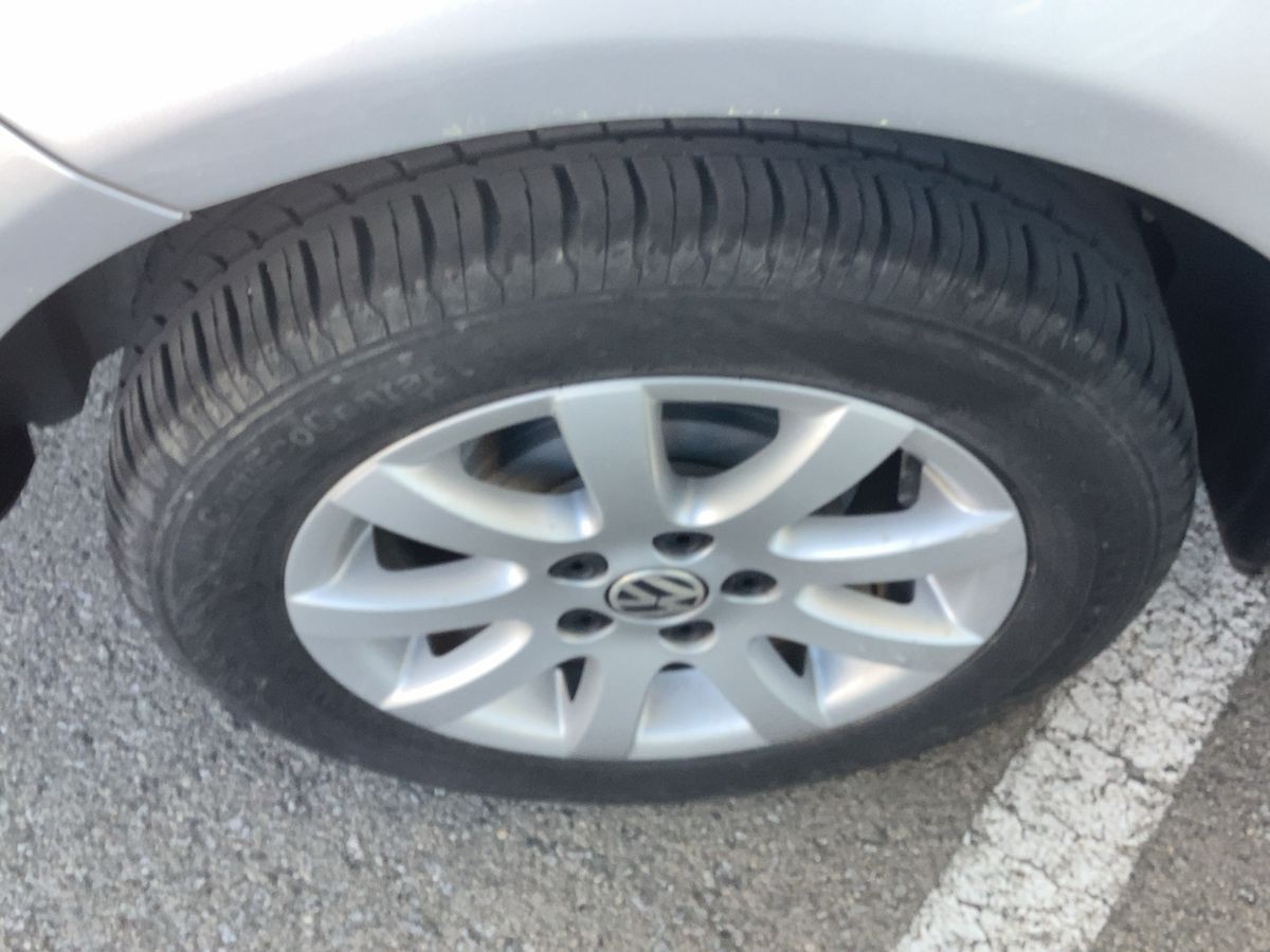 Neumático trasero derecho